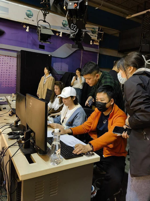 正在上传... 35c3c75ea1854e0262f3eea42f4d1bc9.png